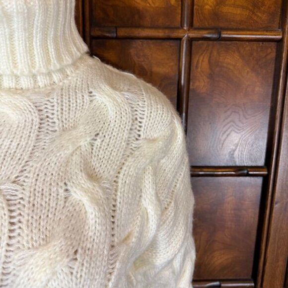 NWOT Ivory Chunky Cable Knit Turtleneck Sweater - Picture 6 of 11
